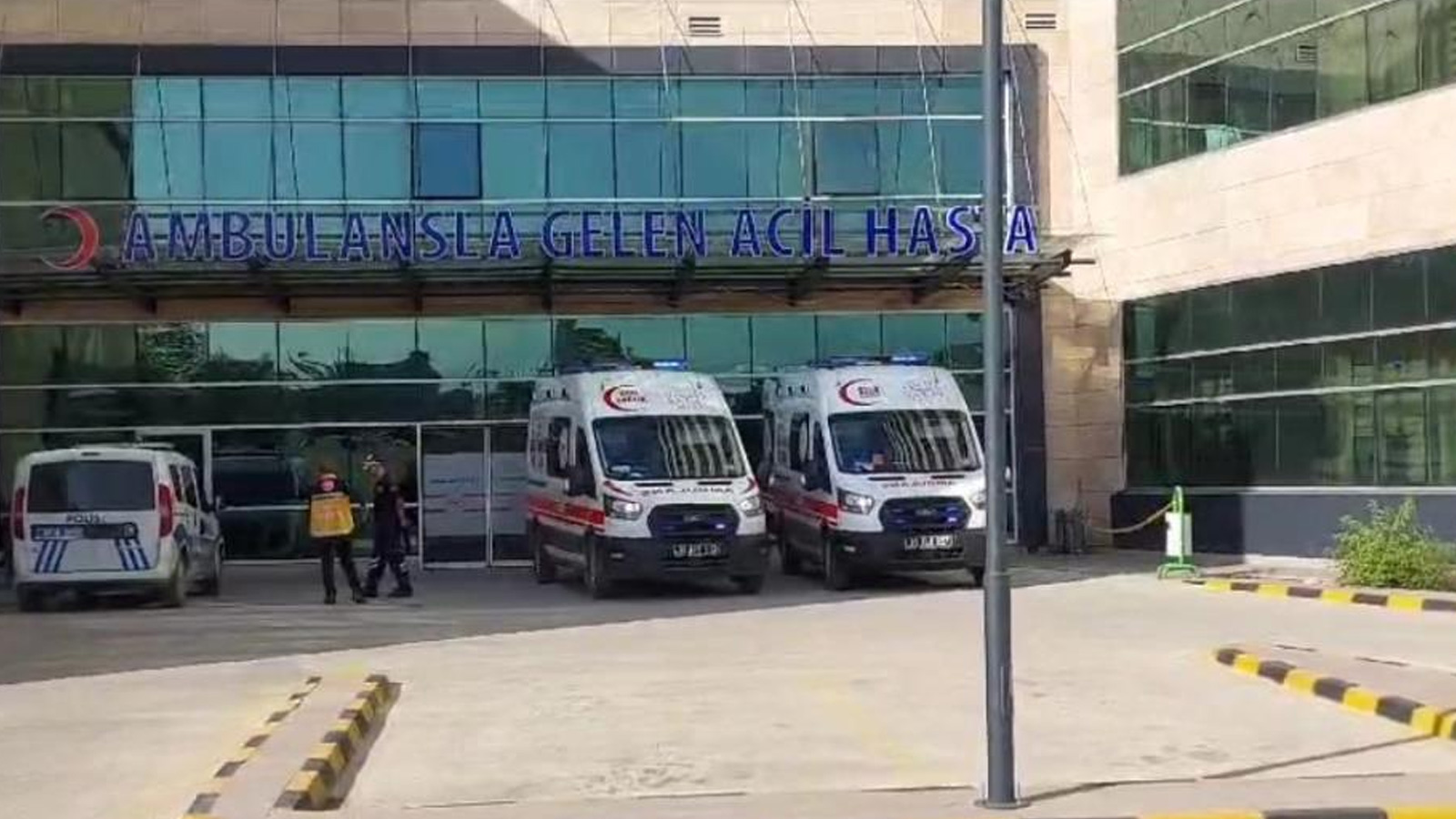 Hatay'da demir çelik fabrikasında patlama kamerada!