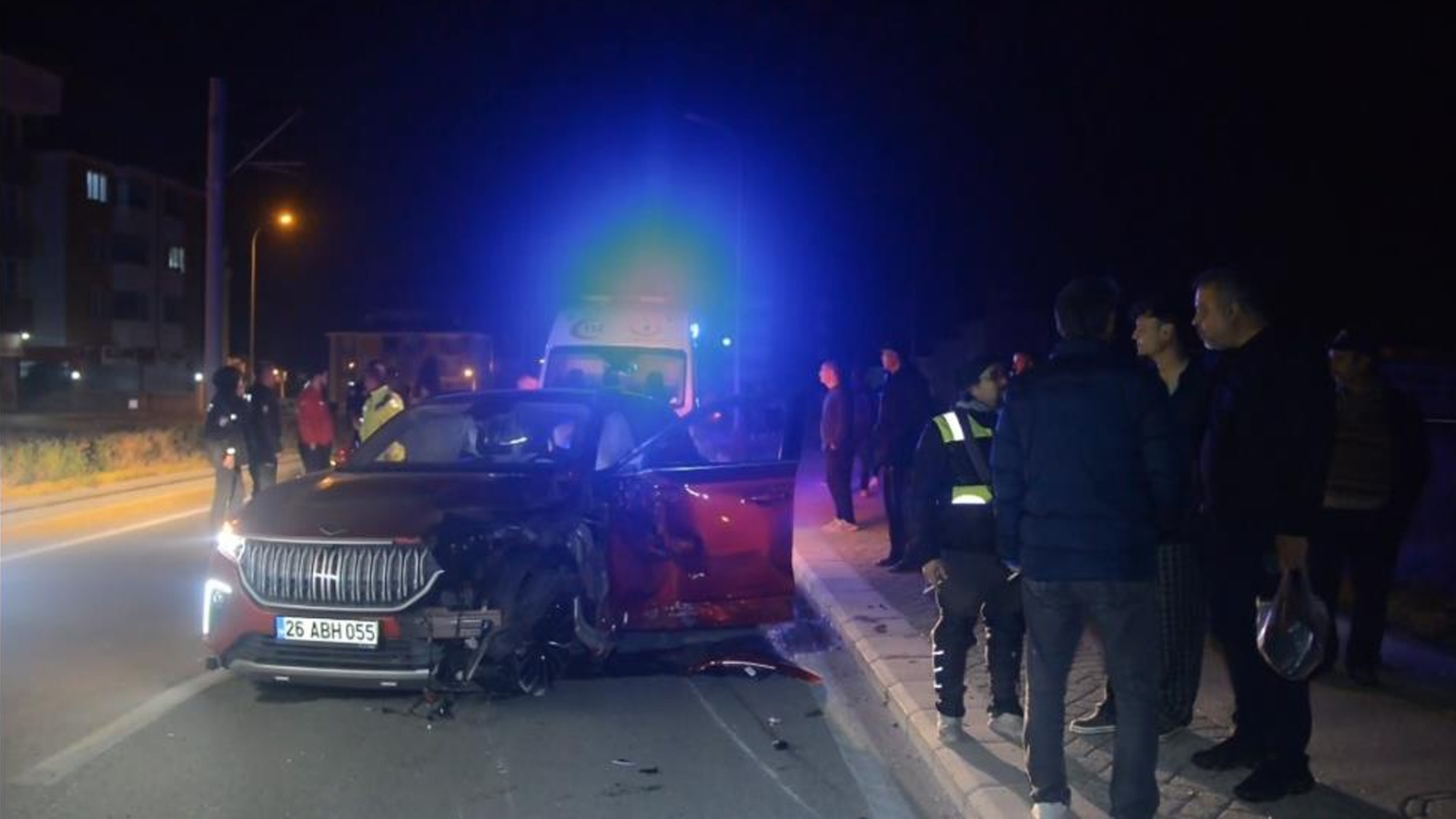 Buna kalp dayanmaz! İnceleme bahanesiyle anahtarını aldığı Togg ile kaza yaptı