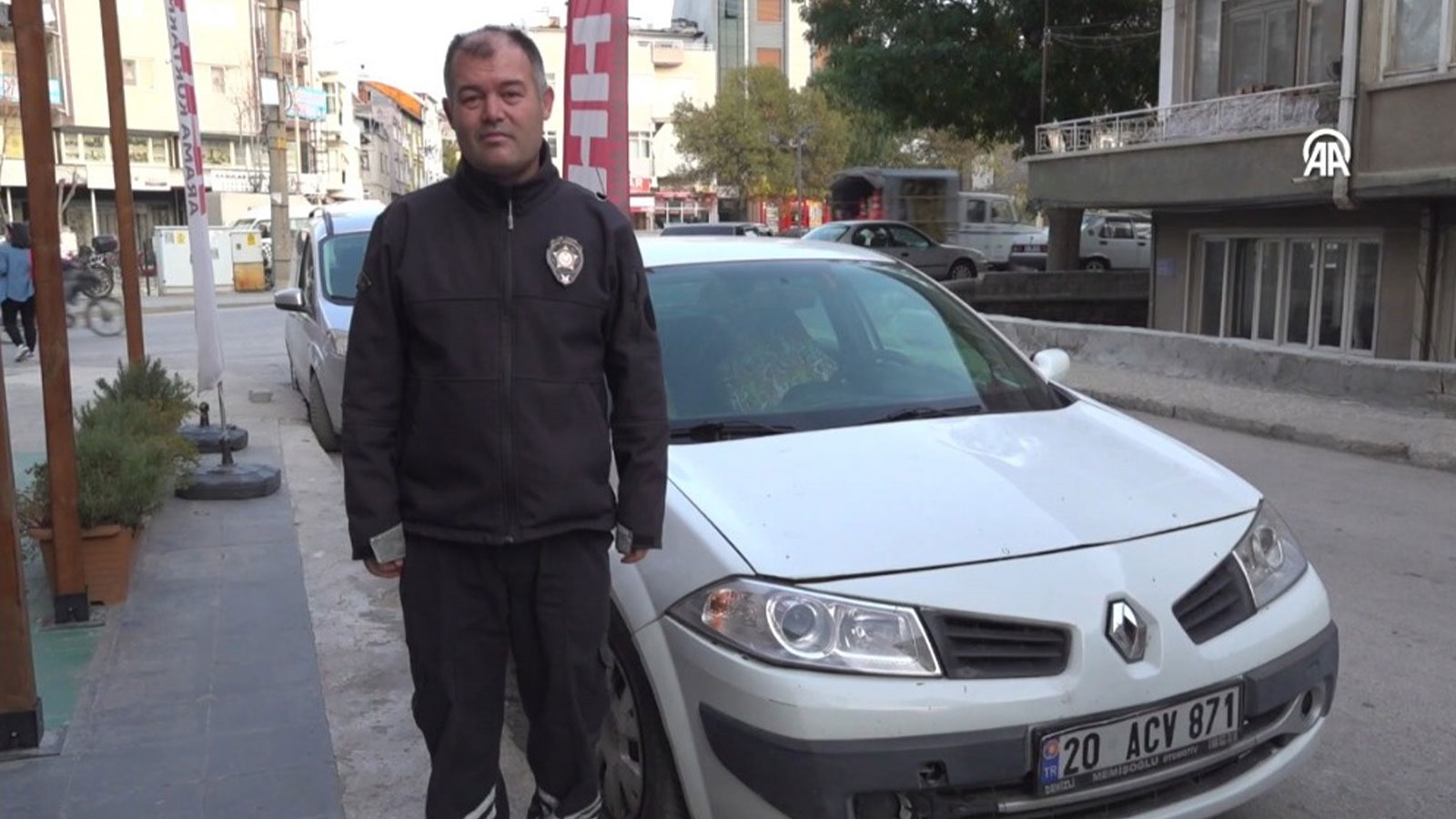 Yıllarca para biriktirip aldığı otomobilini Gazze'ye bağışladı, herkesi duygulandırdı