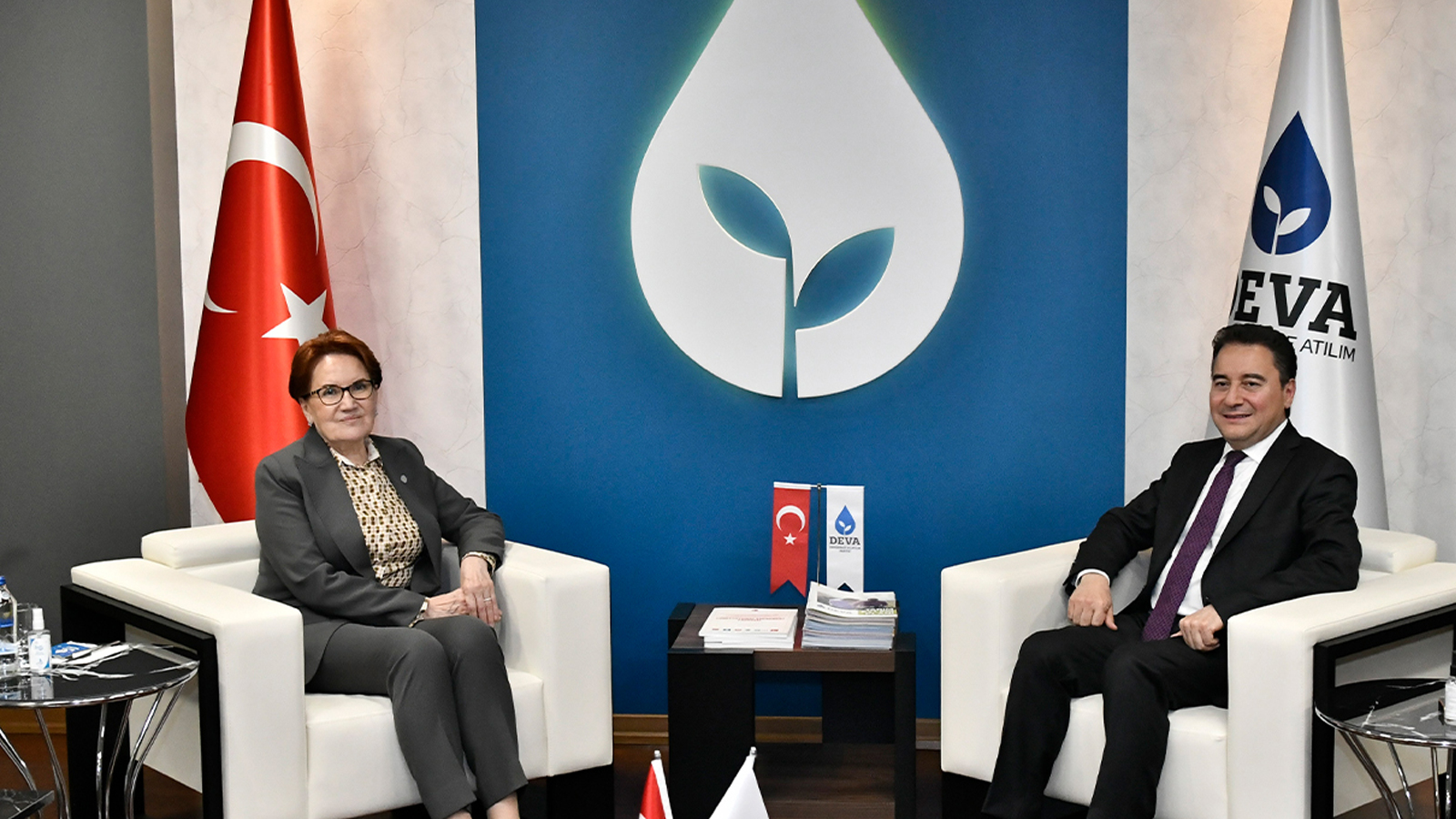 Akşener'den Babacan'a taziye ziyareti