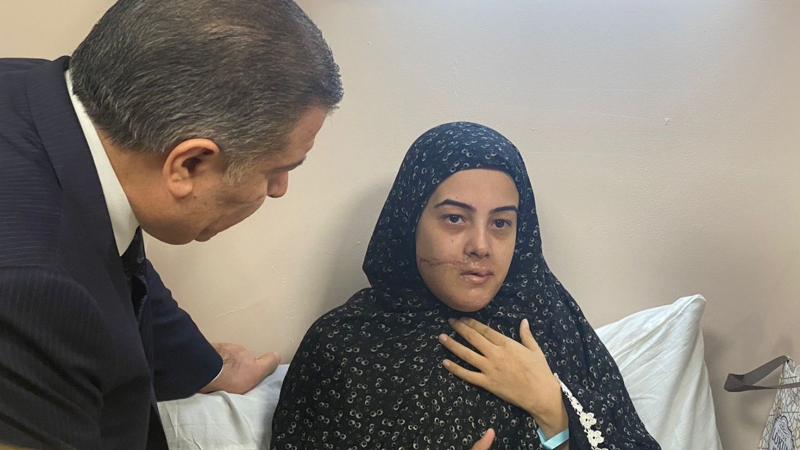 Filistinli kadın yaşadığı dehşeti Bakan Koca'ya anlattı: Ben ölmüştüm