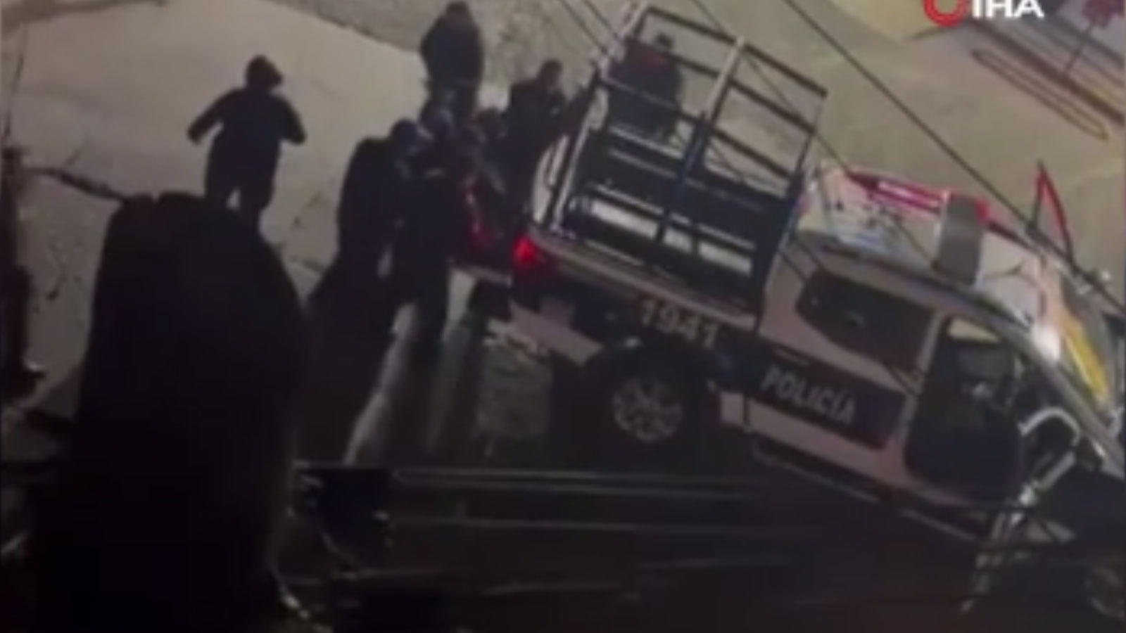 Meksika'da polis ve silahlı grup çatıştı: 9 ölü