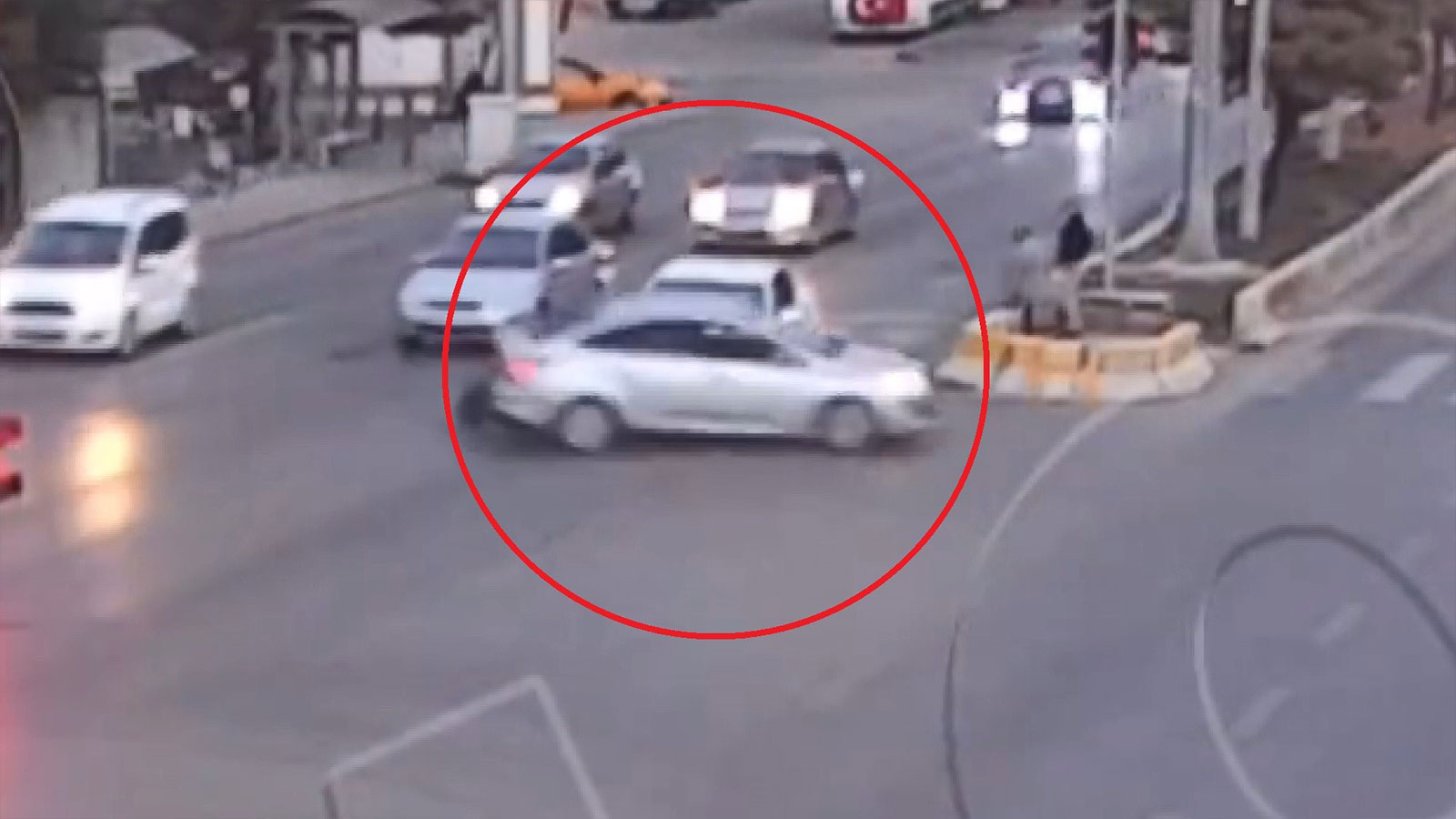 Kırıkkale’de sürücü hatalarına dikkat çeken trafik kazaları: O anlar kamerada