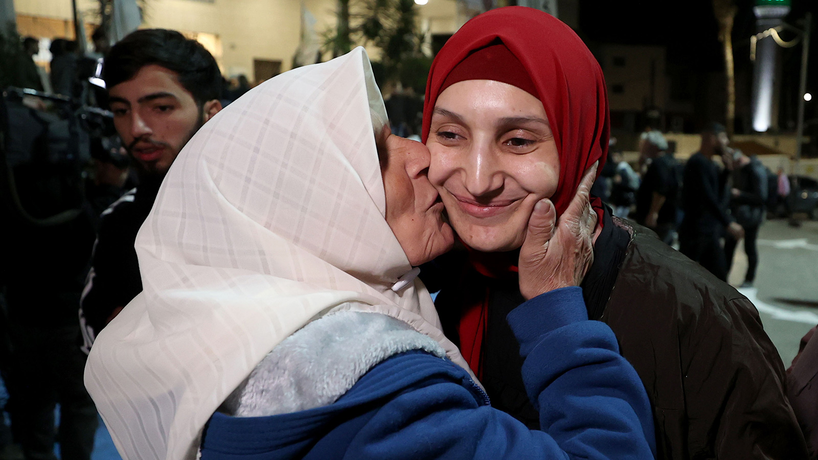 Filistin'de büyük coşku! 39 Filistinli yüzlerce kişi tarafından karşılandı