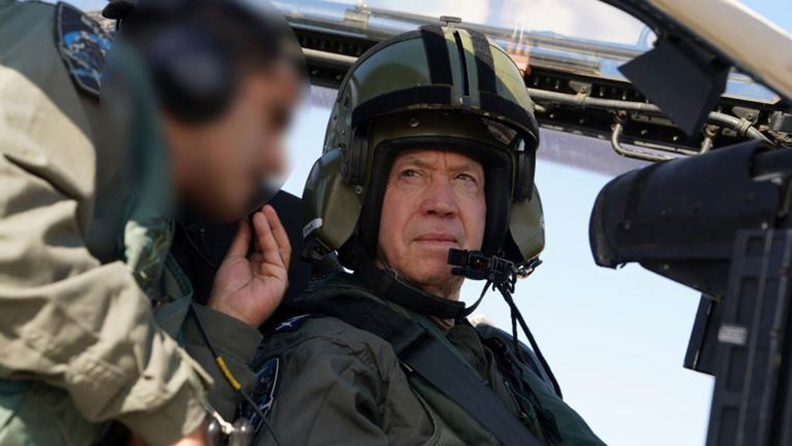 İsrail Savunma Bakanı Gazze'deki katliamı helikopterden izledi