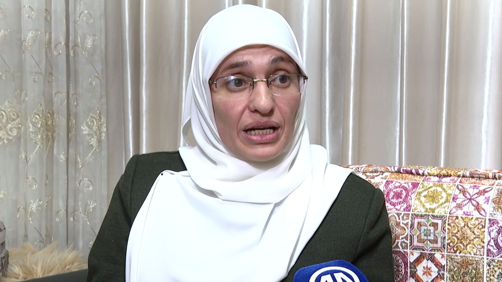 İsrail tarafından serbest bırakılan Filistinli aktivist yaşadıklarını anlattı: Dinime hakaret ettiler
