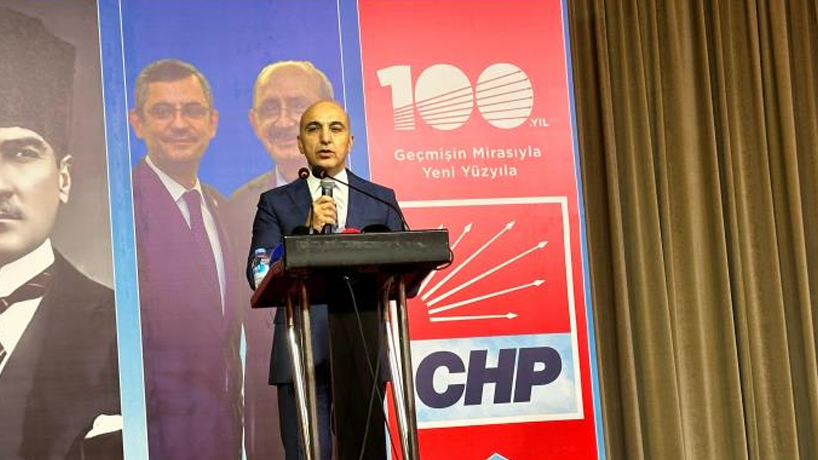 İstanbul'a adaylığını açıklayan Bülent Kerimoğlu, İmamoğlu'na yüklendi: Ablasıyla ‘çak’ yapıp sarılanlar ön seçimden kaçıyor
