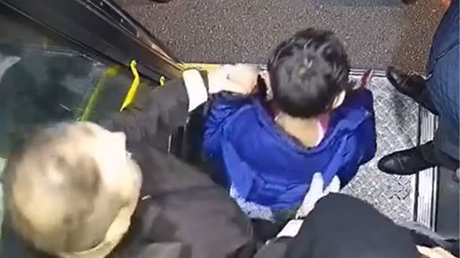 Küçükçekmece'de akıl almaz olay! Çocuğunu otobüste unutup indi