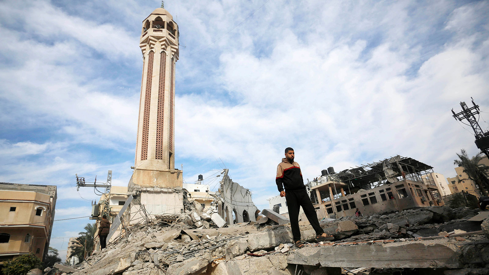 Gazze’de Yafa Cami’ne saldırı! Çevredeki evler ve hastane hasar gördü.