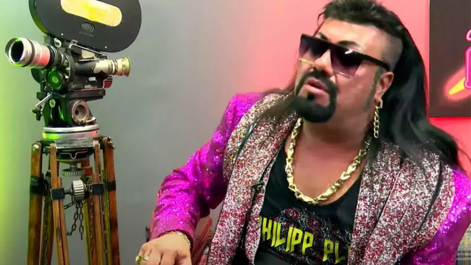 Kobra Murat sevenlerini üzdü! “Hepinizden helallik istiyorum” diyerek hastalığını açıkladı