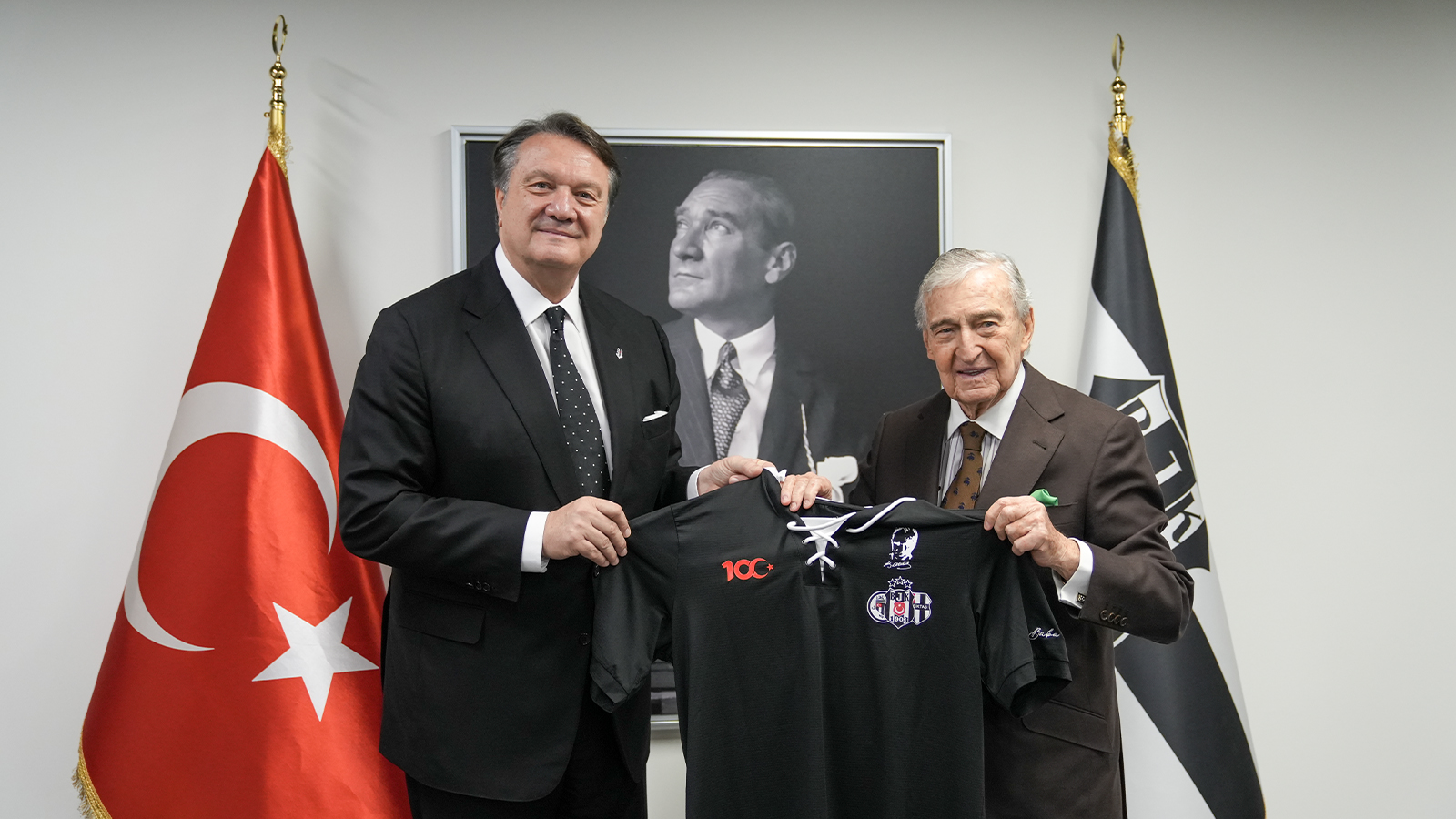 Koç holding Onursal başkanı Rahmi Koç'tan Hasan arata ziyaret