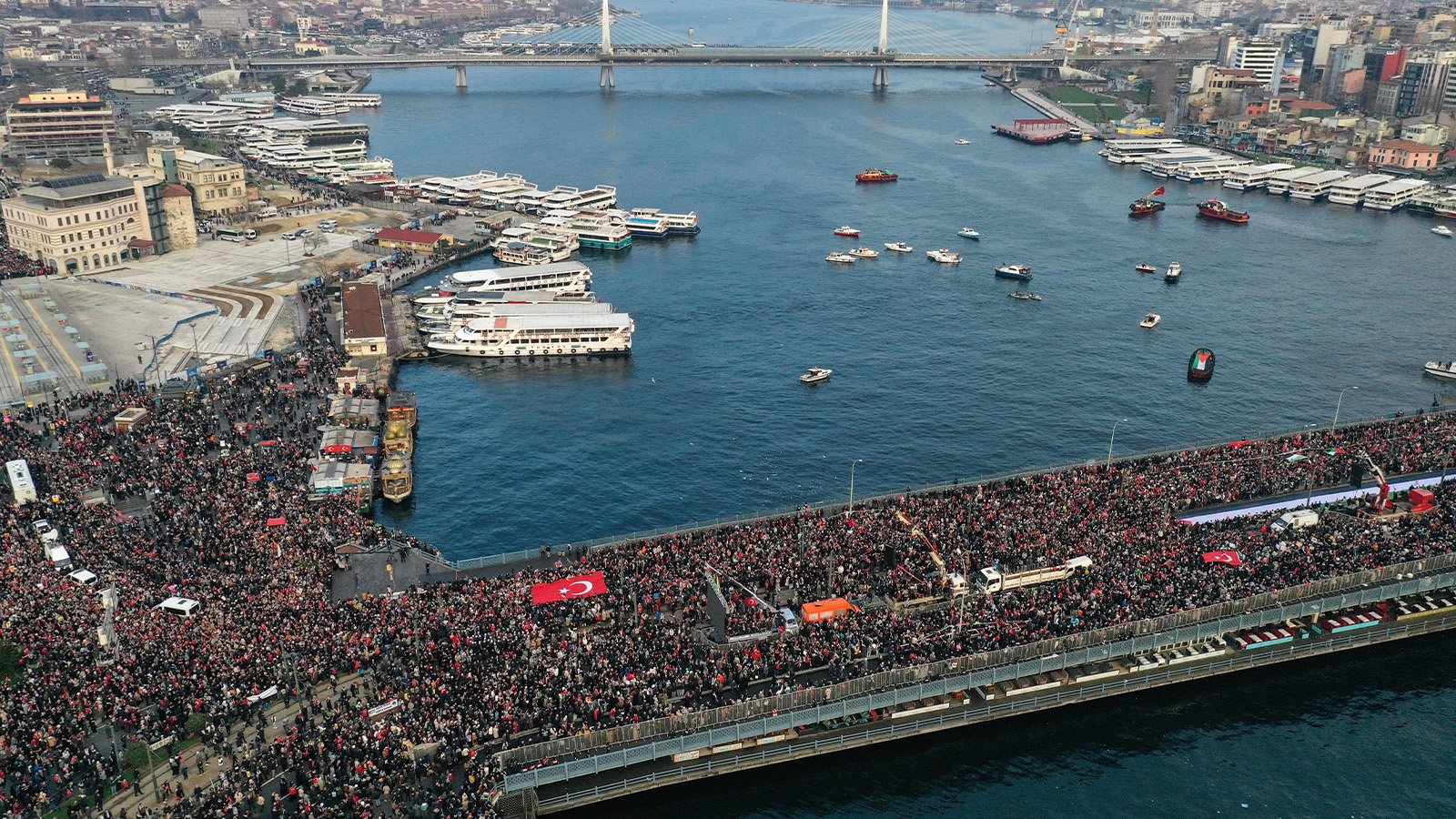 Galata'ya akın edildi! Gazze ve Şehitlerimiz için yürüyüş