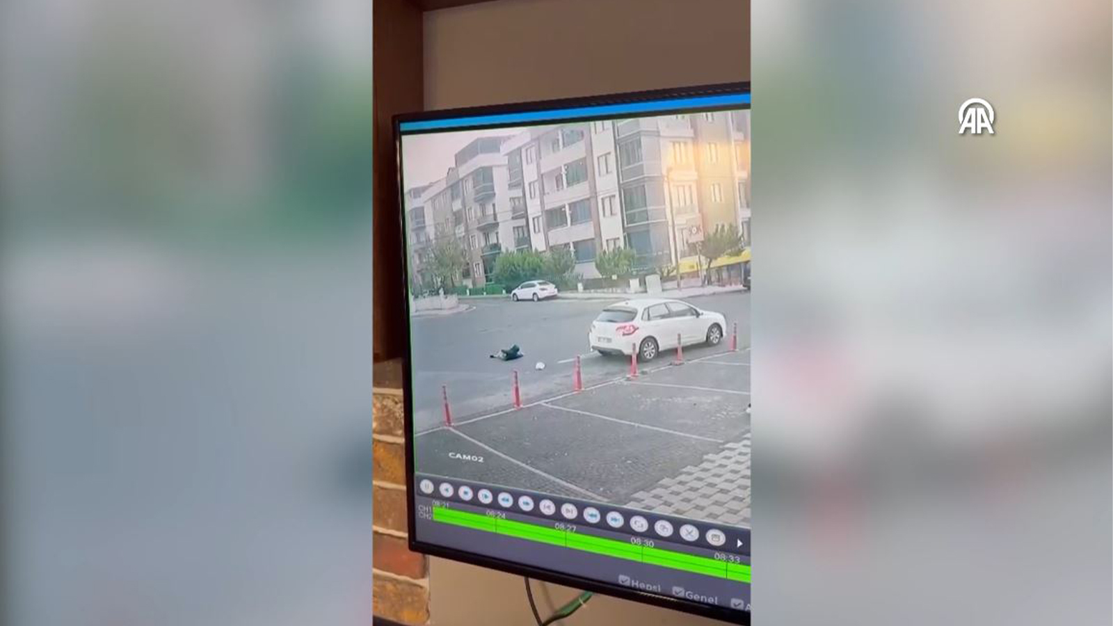 Babasının yanına giderken otomobil çarptı