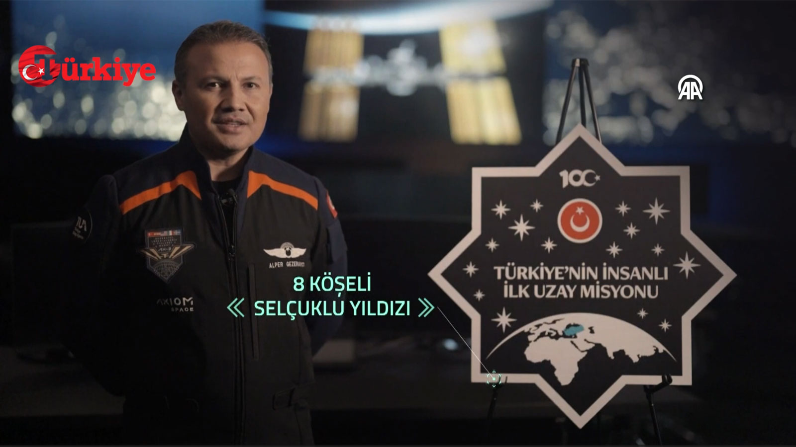 Türkiye'nin ilk astronotu Alper Gezeravcı uzay görevinde kullanacağı armayı tanıttı