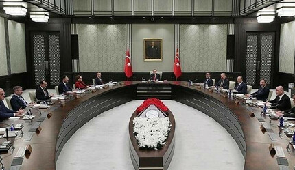 Kabine gündemi başörtüsü: Masada yeni anayasa var - gundem