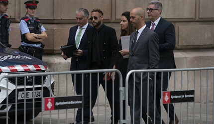 Neymar 'transferde usulsüzlük' iddiasıyla hakim karşısında! 7 yıl hapsi isteniyor - spor