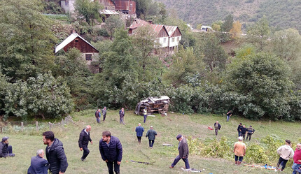 Gümüşhane'de feci kaza! Park esnasında uçuruma yuvarlanan arabadaki 3 kişi öldü - gundem