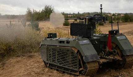 NATO’da ilk! Hollanda silahlı kara robotlarını sahaya sürdü - dunya