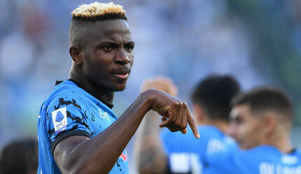 Napoli şampiyonluğa koşuyor! Osimhen'den Sassuo'ya hat-trick, fark açılıyor - spor