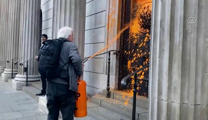 Çevre aktivistleri bu defa Londra’yı hedef aldı: 'Turuncu' saldırı - kultur-sanat