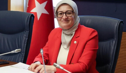 AK Parti Genel Başkan Yardımcısı Özlem Zengin, görevi Belgin Uygur’a devretti - gundem