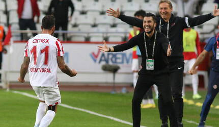 Antalyaspor seriye taktı! Karagümrük maçında 2-0'dan 4 gollü geri dönüş - spor