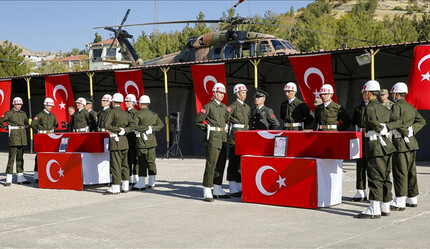 Pençe-Şimşek Operasyonu bölgesinde şehit olan askerler için Şırnak'ta tören yapıldı - gundem