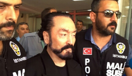 Son dakika... Adnan Oktar'a 8 bin 658 yıl hapis cezası verildi - gundem