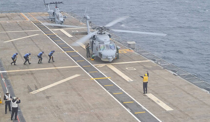 MSB ‘Asil milletimizi gururlandıracak fotoğraf’ diyerek duyurdu: Deniz Kuvvetleri'nin helikopterleri LHD ANADOLU Gemisi'ne konuşlandı - gundem
