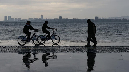 İzmir’de 79 gün sonra yeniden görüldü! Cadde ve sokaklar göle döndü - gundem