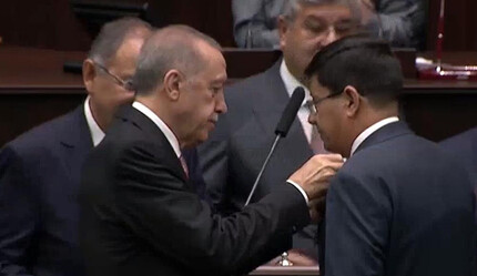 İYİ Partili başkan AK Parti'ye katıldı! Rozetini Cumhurbaşkanı Erdoğan taktı - politika