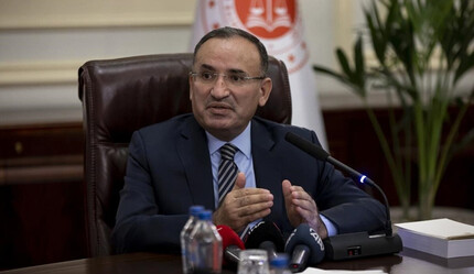 Bakan Bozdağ'dan kadına şiddetle mücadele mesajı: Kadınlarından yana tarafız - politika