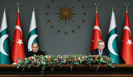Pakistan Başbakanı Şahbaz Şerif İstanbul'da... Cumhurbaşkanı Erdoğan'dan ticaret vurgusu! - dunya
