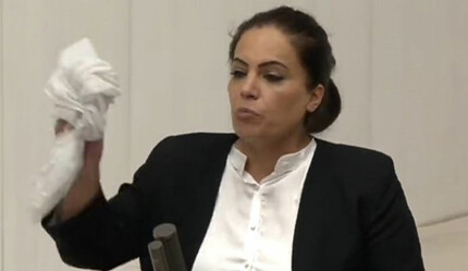 HDP’li Remziye Tosun’dan Meclis’te provokasyon! Tülbendini fırlattı, Öcalan’a özgürlük istedi - gundem