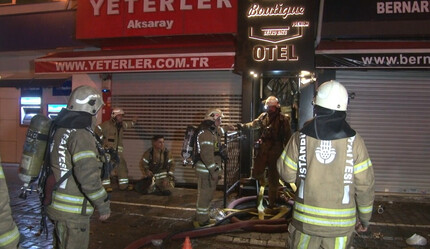 Fatih'te 6 katlı otelde korkutan yangın: 60 kişi tahliye edildi - gundem