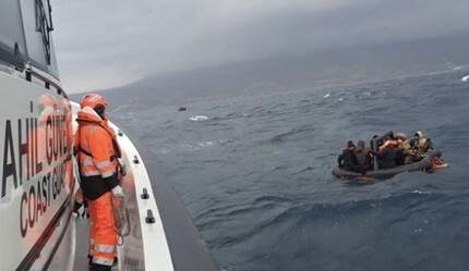 Yunanistan yine ölüme terk etti! Türkiye 66 göçmeni kurtardı - gundem