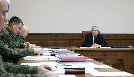 Putin'den kritik karargaha ziyaret: Ukrayna'da savaşan birliklerden bilgi aldı - dunya