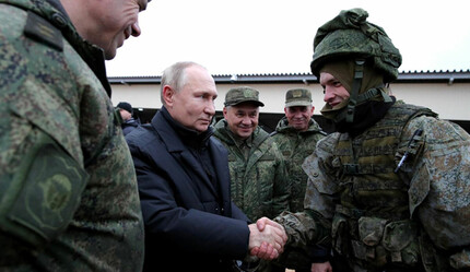 Putin, Ukrayna savaşında başarılı olan askerlere ücretsiz arsa verecek - dunya