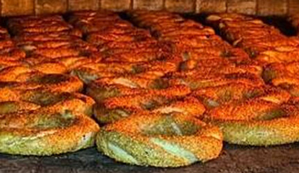 Rağbet çok, yemeyen yok! Püf noktalarını yarım asırlık usta açıkladı: İşte hem çıtır hem de lezzetli Eskişehir simidi tarifi - yemek