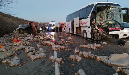 Tekirdağ'da feci kaza! Kamyon, yolcu otobüsü ile çarpıştı: 1 ölü, 3 yaralı - gundem