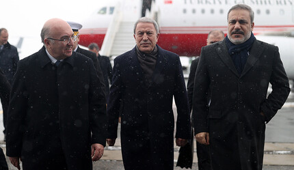 Şam ile 11 yıl sonra ilk temas! Bakan Akar ve Suriyeli mevkidaşı Rusya'da bir araya geldi - dunya