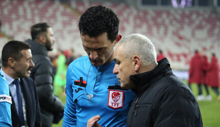Sivasspor'un golü neden iptal edildi? Rıza Çalımbay'dan Galatasaray maçının hakemine sitem - spor