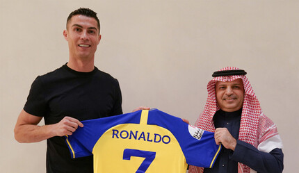 Cristiano Ronaldo Al Nassr'a imzayı attı! Suudi Arabistan'da yıllık net 75 milyon Dolar kazanacak - spor