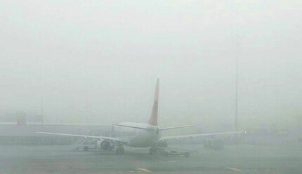 İstanbul'da göz gözü görmüyor! Yoğun sis uçuşlara bile engel oldu: Havalimanından açıklama geldi - gundem