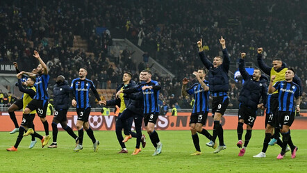 Inter, lider Napoli'yi  Edin Dzeko ile devirdi - spor
