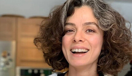 Oyuncu Özge Özpirinçci kural bozdu, kızı Mercan’ın yüzünü ilk kez gösterdi - magazin