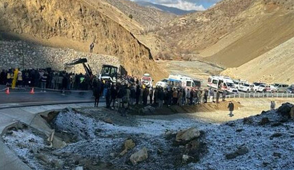 Siirt'te korkunç kaza! Minibüs devrildi, çok sayıda yaralı var  - gundem