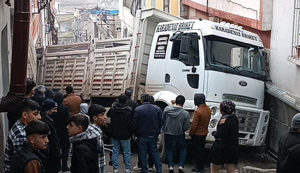 Gaziantep'te dehşet! Kamyon eve daldı, 1 kişi yaralandı - gundem