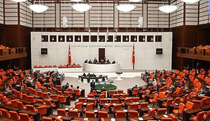 Son Dakika...Sözleşmeli personellere kadro TBMM'de resmen kabul edildi - gundem