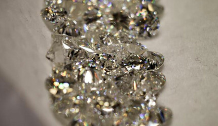 Fırsatçıların 'pırlanta' tuzağına sakın düşmeyin! Ünlüler dahi gizli gizli tercih ediyor: Gözle ayırt etmek imkansız - ekonomi